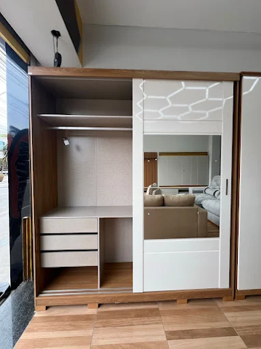 Quarto aconchegante com colchão de casal premium